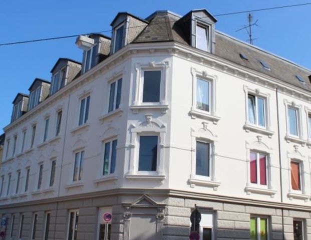 FLENSBURG - NÄHE HAFEN UND ZENTRUM, SEHR GROßE 4 ZIMMER ALTBAUWOHNUNG - Photo 1