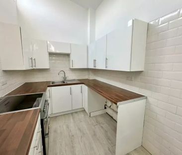 4 bedroom semi-detached house to rent - Photo 6