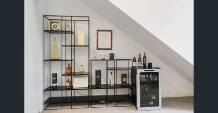 Modern two Story Apartment in the heart of Meadowbank - Photo 4