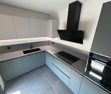 NUOVO ATTICO 3.5 LOCALI CON ROOFTOP DI 38MQ VISTA LAGO - Foto 2