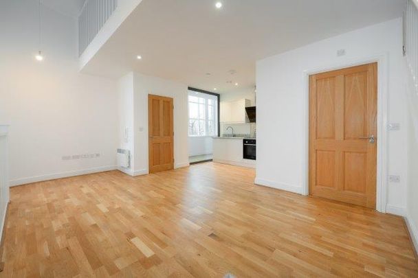 2 bedroom maisonette to rent - Photo 1