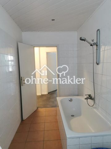 Helle 3-Zimmer-Altbauwohnung mit Balkon & Fußbodenheizung – sofort bezugsfrei - Foto 4