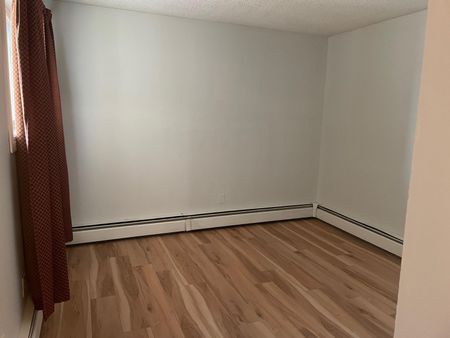 #214 2624 Mill Woods Road East - Photo 2