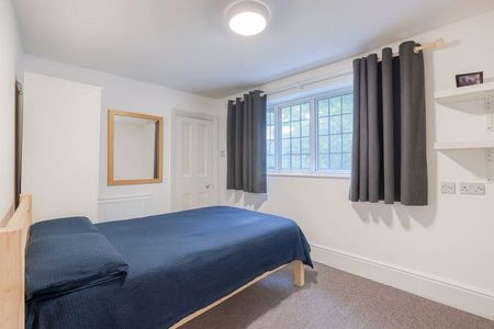 4 bedroom detached house to rent - Photo 3