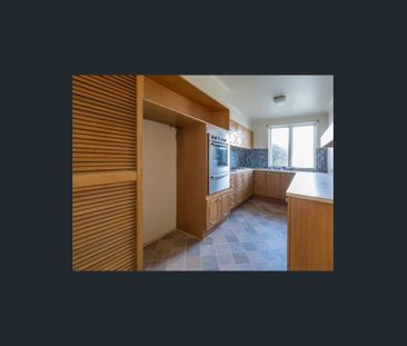 Split Level Townhouse - Photo 5