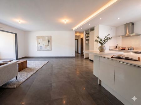 Location Appartement 3 pièces 74m² ROMANS SUR ISERE 26100 - Photo 2