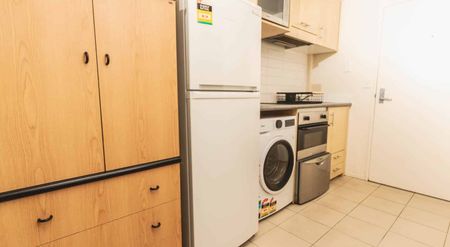 Charming Furnished Apartment for Rent - Photo 5