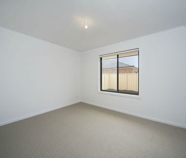 Modern 3-Bedroom Courtyard Home in a Coastal Lifestyle Location - Photo 4