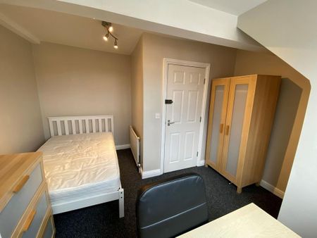 4 bedroom house share to rent - Photo 2