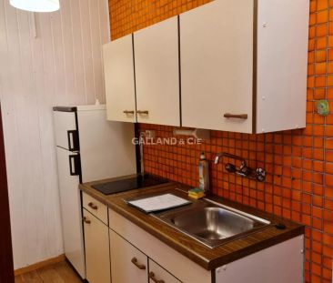 Appartement de 2½ pièces aux combles - Photo 2