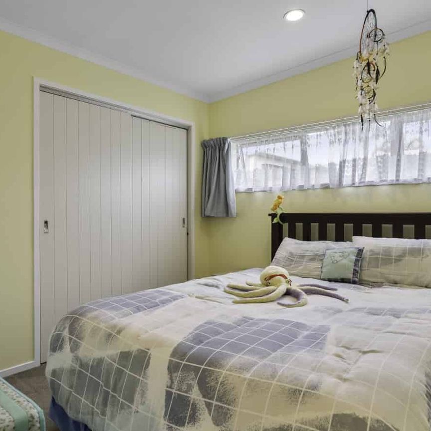 Hamilton East Hideaway - Photo 1