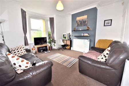 5 bedroom House in Burley Road, Leeds - Photo 3