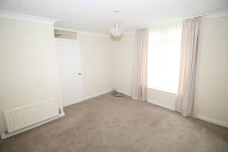 2 bedroom townhouse to rent - Photo 3