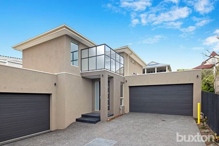 Designer Style with Every Indulgence - Metres from Parkdale Beach! - Photo 2
