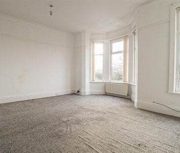 4 bedroom semi-detached house to rent - Photo 3