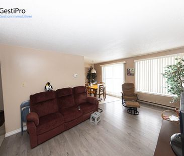 1267 Chateaubriand - Photo 2