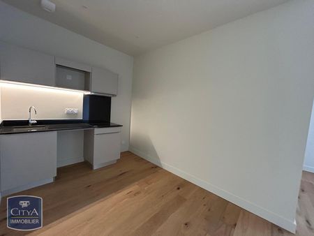 Location Appartement 2 pièces 54m² DOLE 39100 - Photo 3