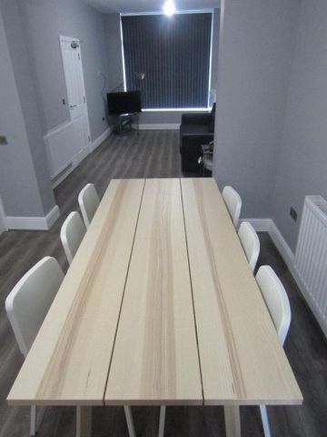 6 bedroom terraced house to rent - Photo 5