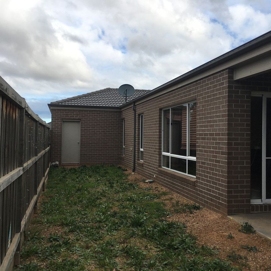 28 Gascoyne Way, Truganina VIC 3029 - Photo 1