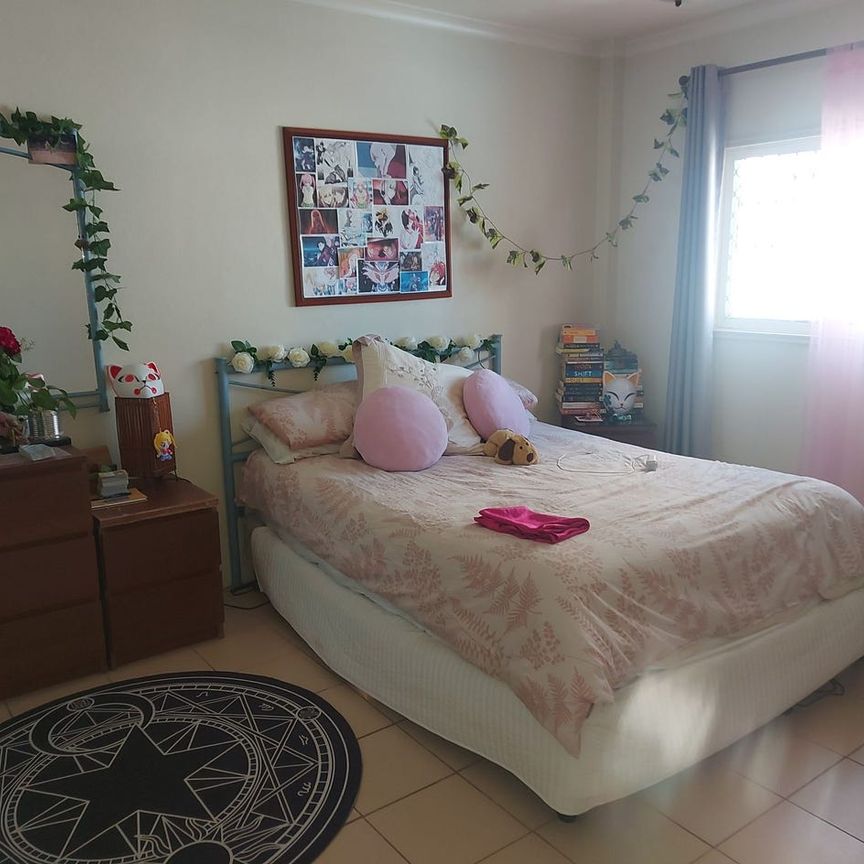 CENTRAL LOCATION ONE BEDROOM UNIT SURFERS PARADISE - Photo 1