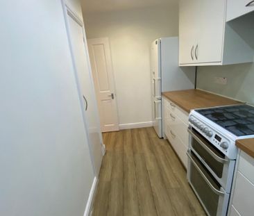 Room in a Shared Flat, Tavistock Road, CR0 - Photo 2