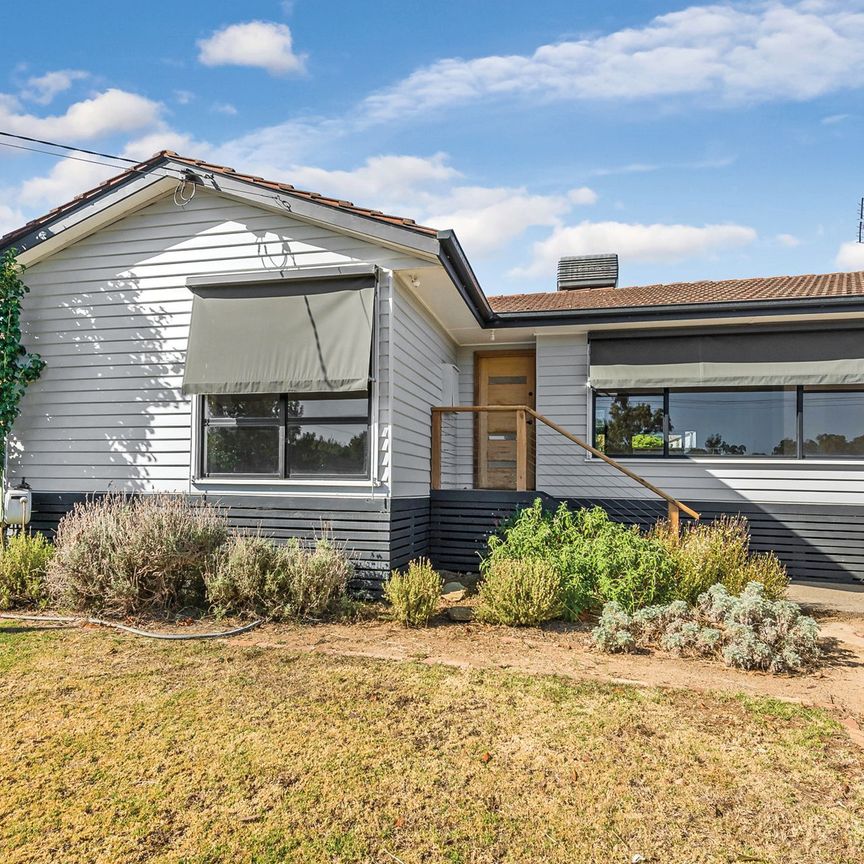 18 Owen Street Kennington VIC - Photo 1