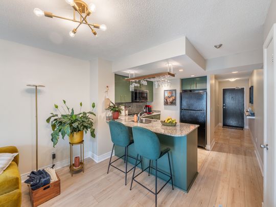 For Lease - 8 Park Road Unit# 3301, Toronto, Ontario - Photo 1