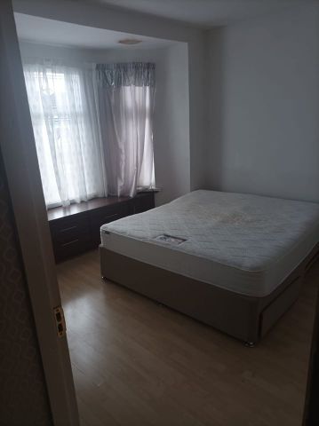 4 Bed Semi-Detached House, Upper Chorlton Road, M16 - Photo 3