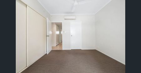 SPACIOUS TWO BEDROOM APARTMENT IN SECURE COMPLEX - Photo 4