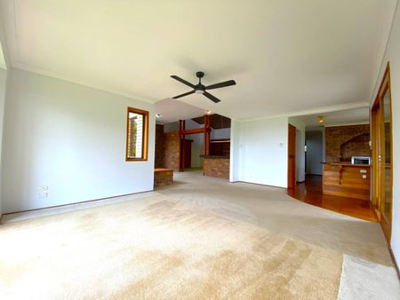 Recently renovated family home! Ocean Views!! - Photo 3