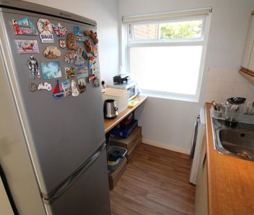2 bedroom flat to rent - Photo 6