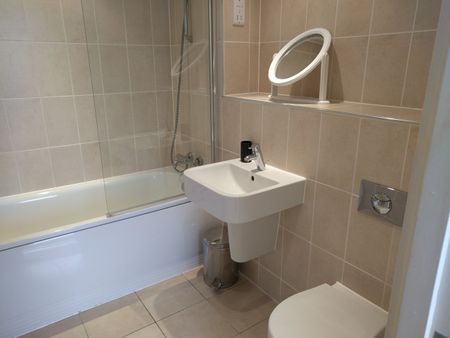 2 Bed Flat, Highbury Stadium Square, N5 - Photo 5