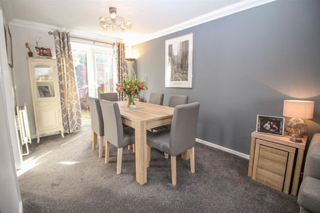 3 Bedroom House - Semi-Detached - Photo 3