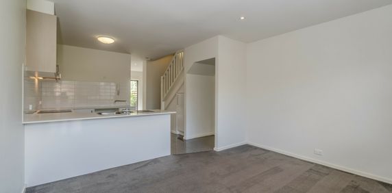 48/39 Jerrabomberra Avenue, Narrabundah ACT, Belconnen - Photo 2