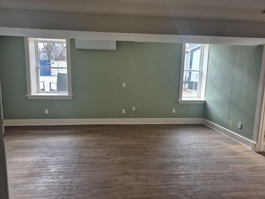 For Lease - 251 10th Street Unit# 1, Hanover, Ontario - Photo 1