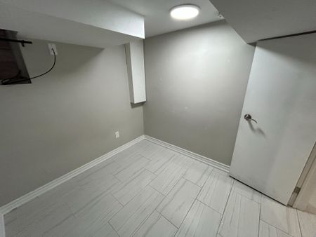 For Lease - 879 Lansdowne Avenue, Toronto, Ontario - Photo 5