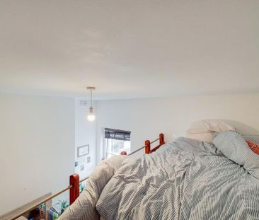 Studio to rent - Photo 2