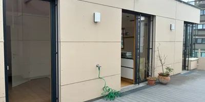 Lichtdurchflutete 3-Zimmer-Dachgeschosswohnung in Maisonette-Bauweise | 85 m² | 34 m² Dachterrasse | 2 Bäder | U6 in 6 Minuten Gehweite | TG optional - Photo 3
