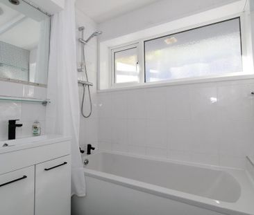 4 bedroom semi-detached house to rent - Photo 6