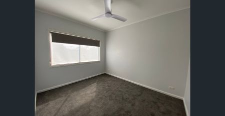 Renovated and move-in ready! - Photo 5