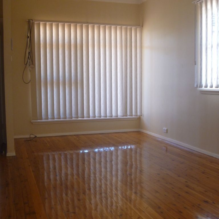 4 BEDDER COMPLETELY RENOVATED HOME!! - Photo 1