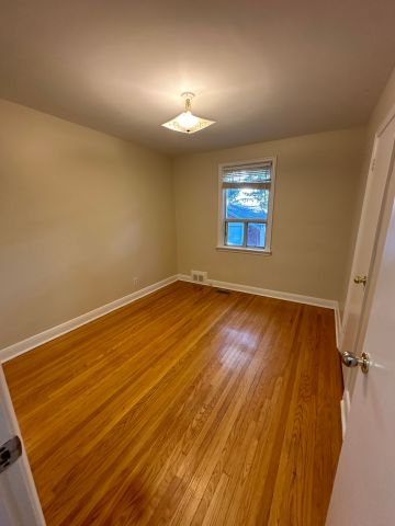 For Lease - 34 Inniswood Drive Unit# Main, Toronto, Ontario - Photo 3