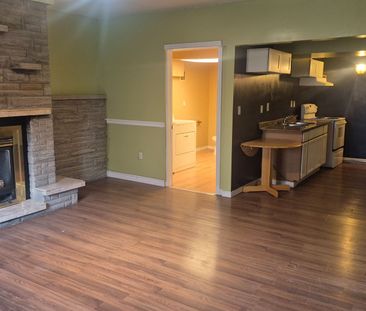 For Lease - 74 Queens Circle Unit# 5, Fort Erie, Ontario - Photo 3