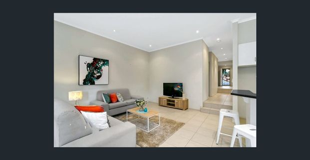 3 BEDROOM BEAUTY! - Photo 1