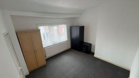 2 bedroom end of terrace house to rent - Photo 5