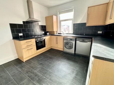 3 bedroom Flat To Let Total Size: 1217 SQ FT - Photo 2