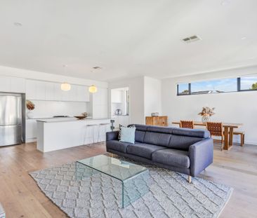 Stunning Family Home - Great Location - Photo 3