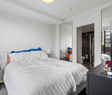 Stunning 2 Bed On The Banks Of The Yarra - Unfurnished - Photo 6