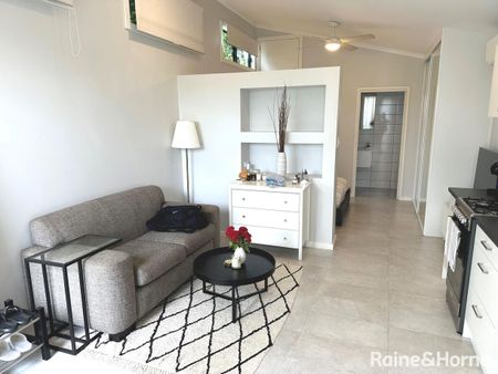 Contemporary Studio in Marrickville. Utilities Included - Photo 5