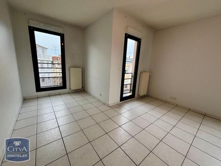 Location Appartement 2 pièces 40m² CHATEAUROUX 36000 - Photo 2